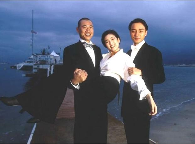 戛纳经典红毯照vs辣眼睛照!网友:甚至有点怀念范冰冰和张馨予