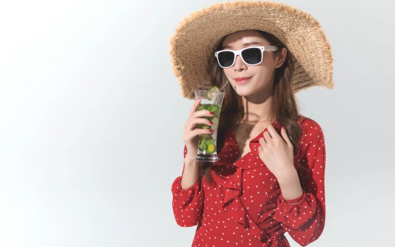 晒伤后能不能用水湿敷,晒伤后可以直接用冰敷吗