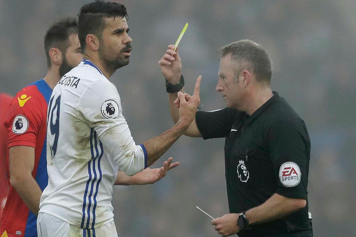 裁判已成弱势群体？从科斯塔对阵巴萨的红牌看足球裁判的*力暴**困局