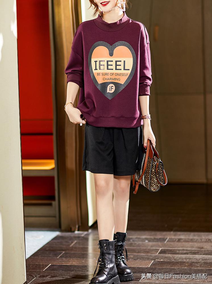 微胖女生卫衣显瘦版型学院风v领,微胖女人穿了冬季修身直筒卫衣