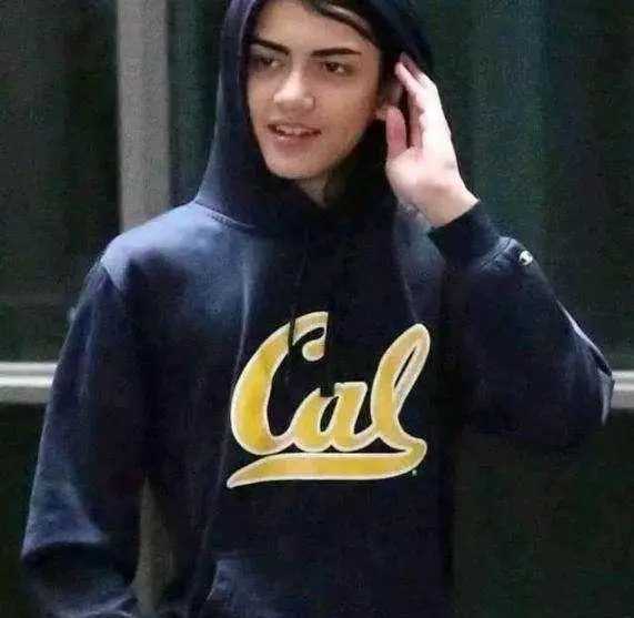 迈克尔杰克逊三子女现状,大儿子已得遗传病,为何三子女都没黑人