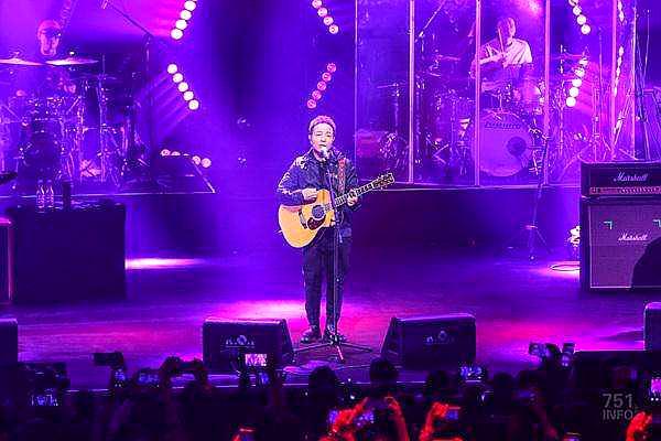 许巍新专辑无尽光芒live演唱会,许巍巡演无尽光芒