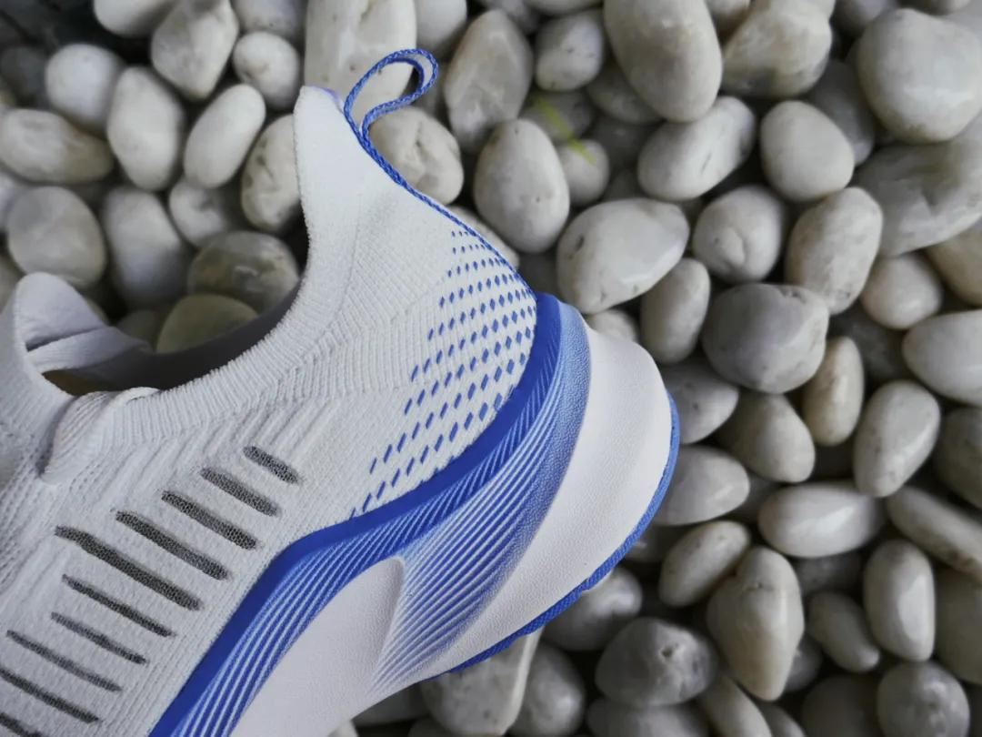 穿什么跑鞋适合跑马拉松,nb哪几款跑鞋适合扁平足