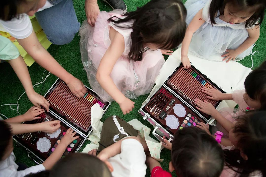 怎样给孩子布置一个有意义的生日,每年孩子生日都折腾布置仪式感