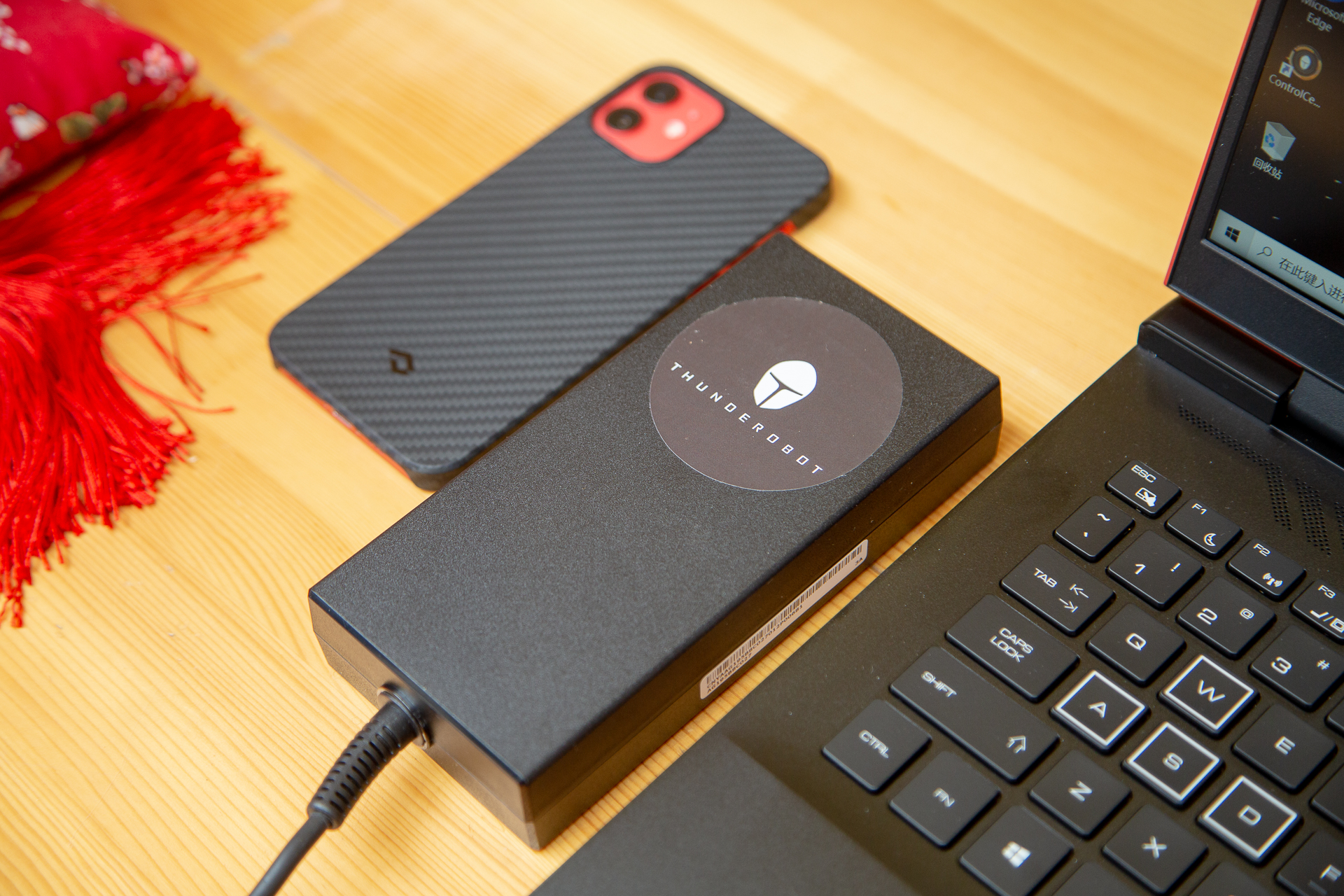 雷神zeror5800h和11800,雷神zero12700h3070ti测评