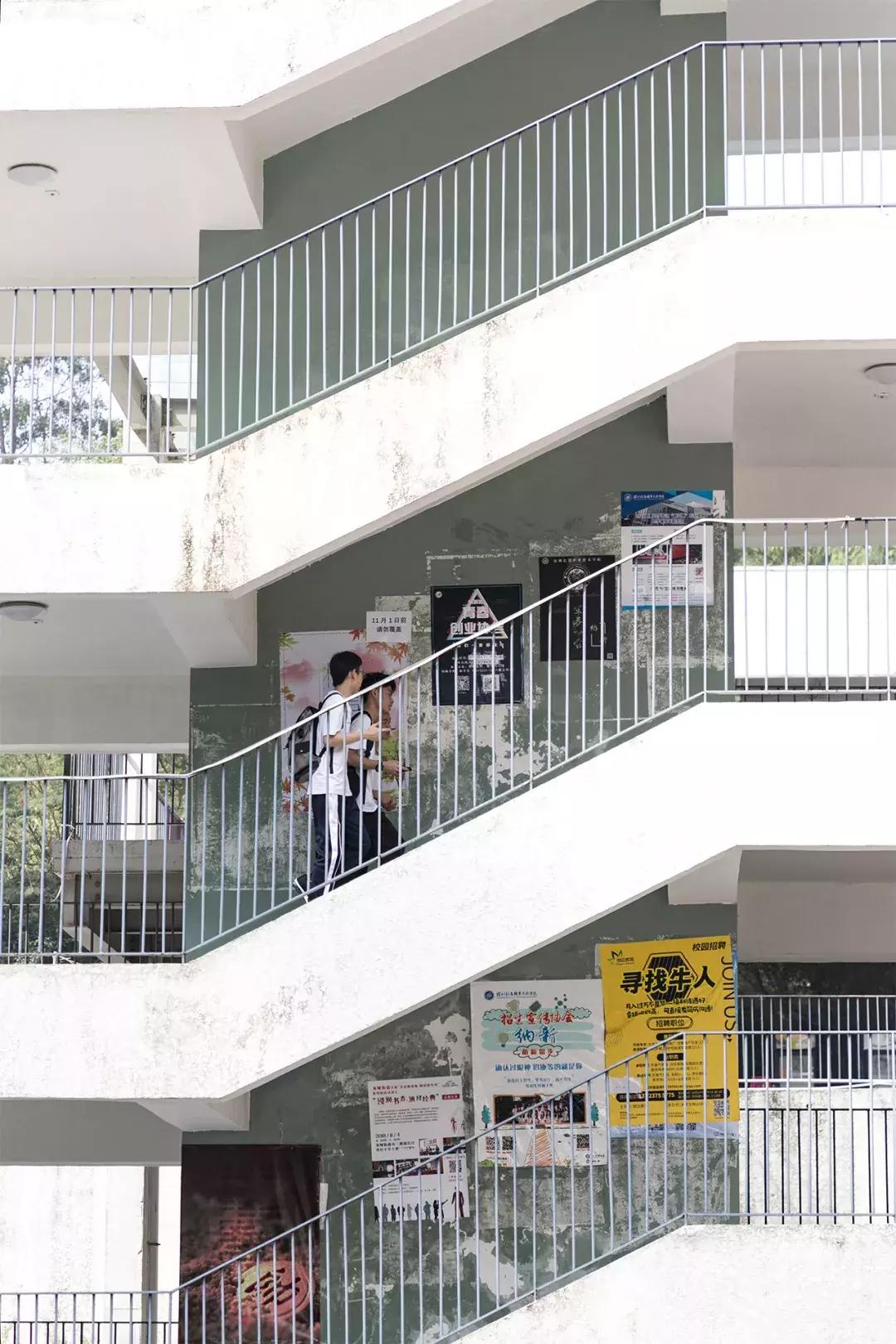 深圳这所大学宛如空中之城！