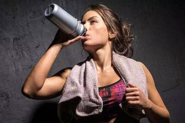 增肌粉和蛋白质粉哪个增肌效果好,如何正确使用增肌粉