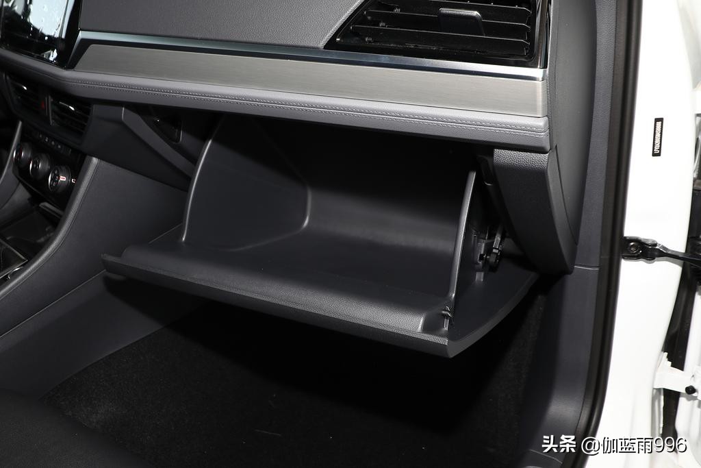 全新一代速腾到底怎么样,速腾豪华版空间