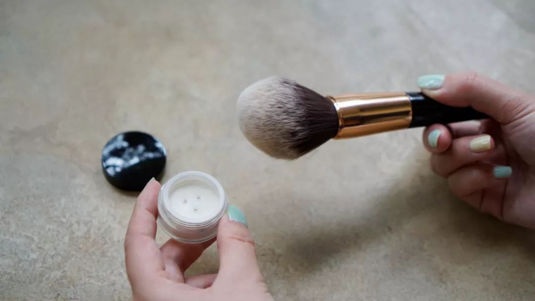 又挺又大的鼻子如何修容,如何把大鼻头变成小鼻头用修容修