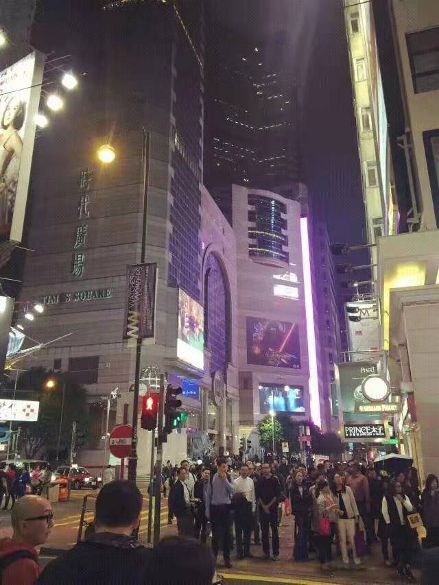 像彩色水果糖一样的香港，让人心动