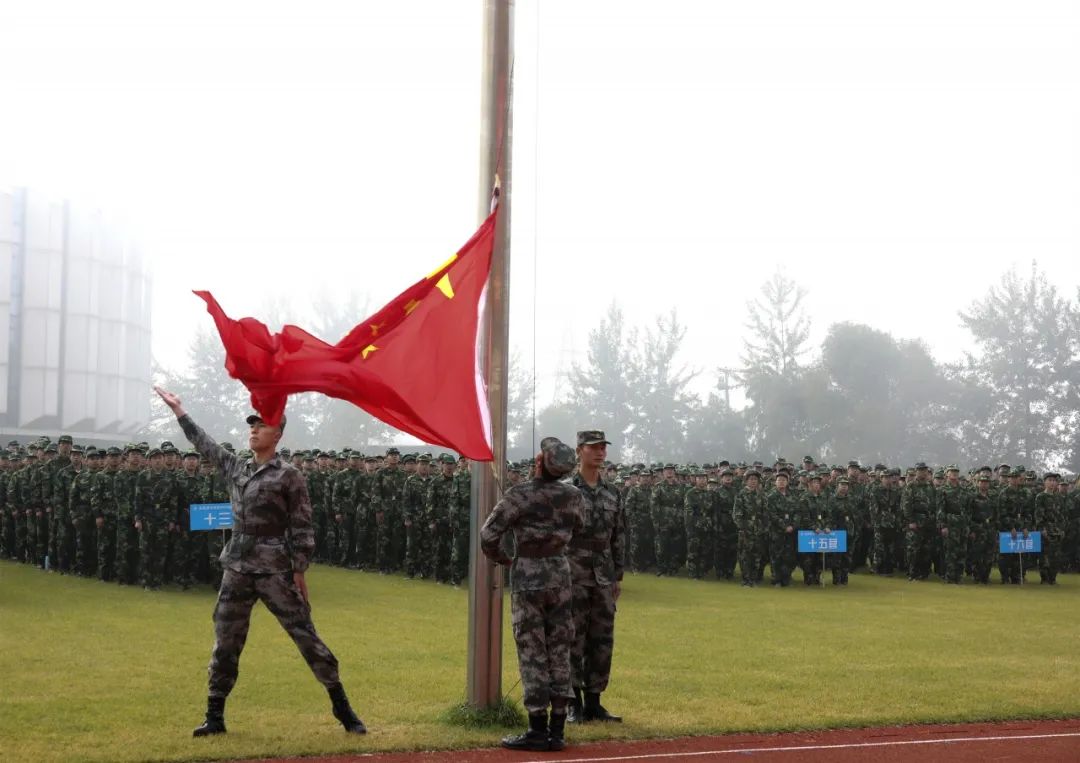 用最酷的姿势开场|沈阳城市学院举行2020级新生军训开营仪式