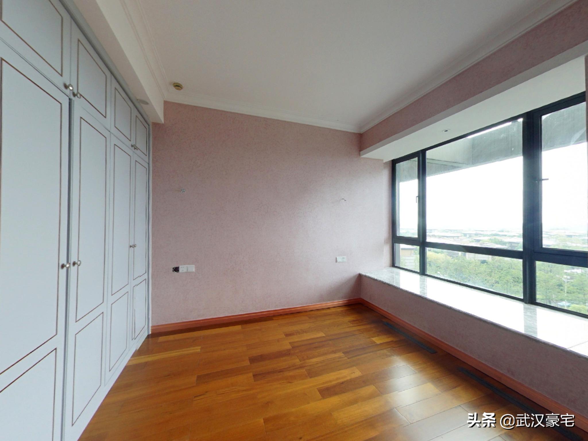 纯水岸小区114平米经典两室一厅,纯水岸东湖天屿二期352平精装