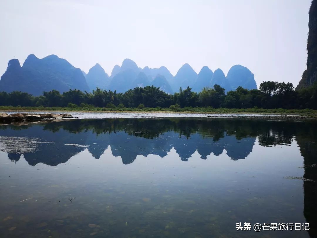 桂林阳朔漓江边风景,桂林漓江阳朔风景名胜区