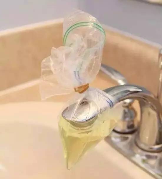 马桶水龙头生锈怎么拆,马桶浴缸水垢清除妙招图片