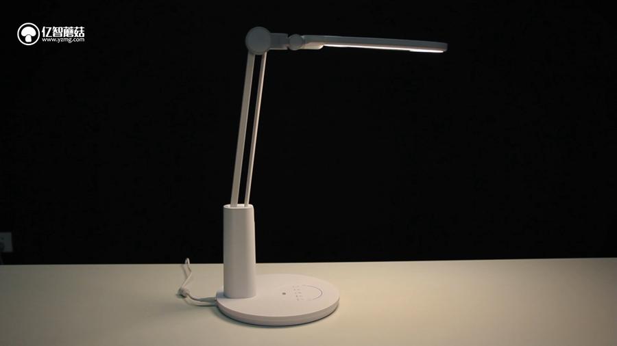 不要再相信“护眼灯”这种鬼话了!200~1500元台灯横测揭秘