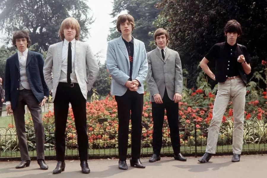 卖秋冬靴子,秋冬靴买加绒还是不加绒的