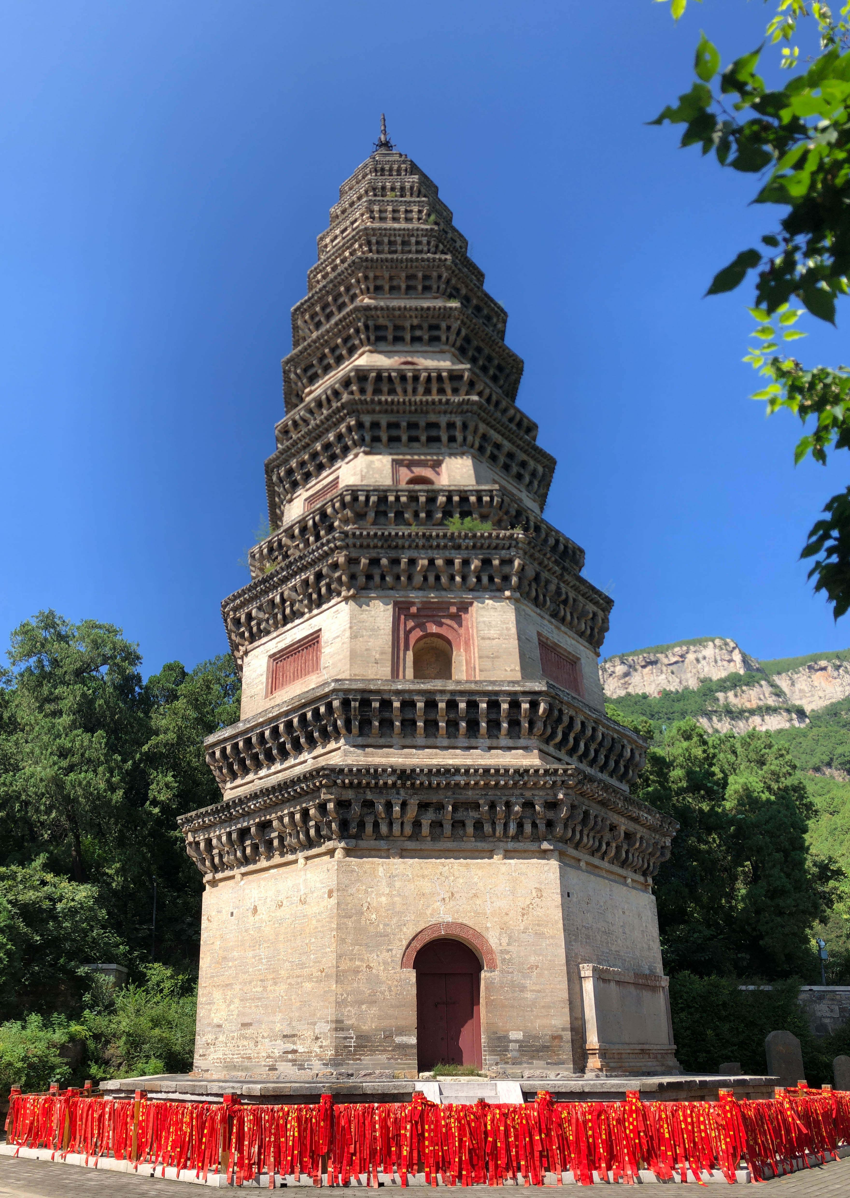 济南千年古刹灵岩寺建筑时间,济南千年古刹灵岩寺
