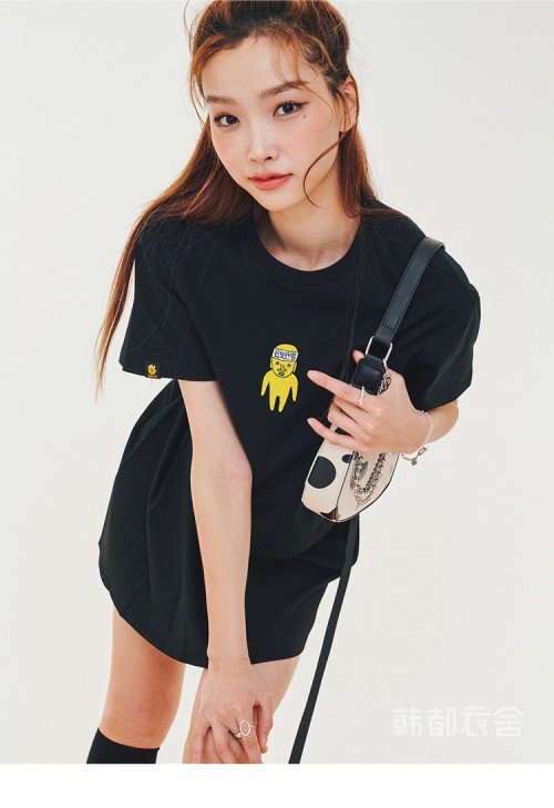 韩都衣舍的联名款,韩都衣舍妙汉联名穿搭