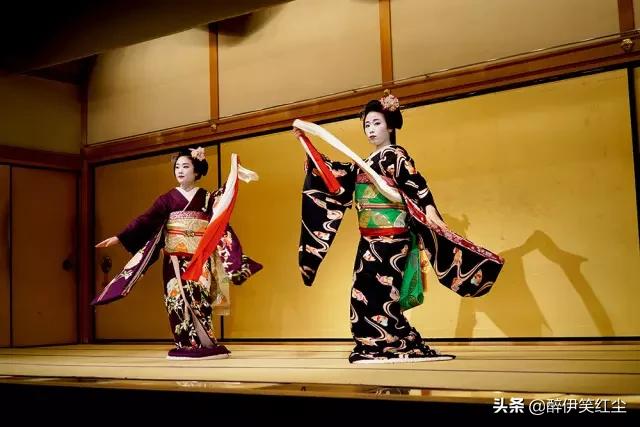 日本的足球和中国的足球,日本足球和日本历史