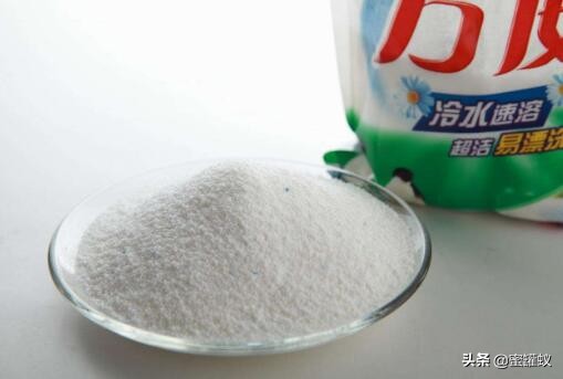 顶吸油烟机如何清理油垢,怎样清洗油烟机油垢最好的方法