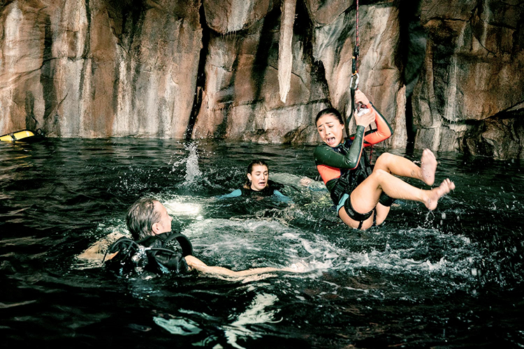 鲨海逃生上映电影,鲨海逃生史泰龙