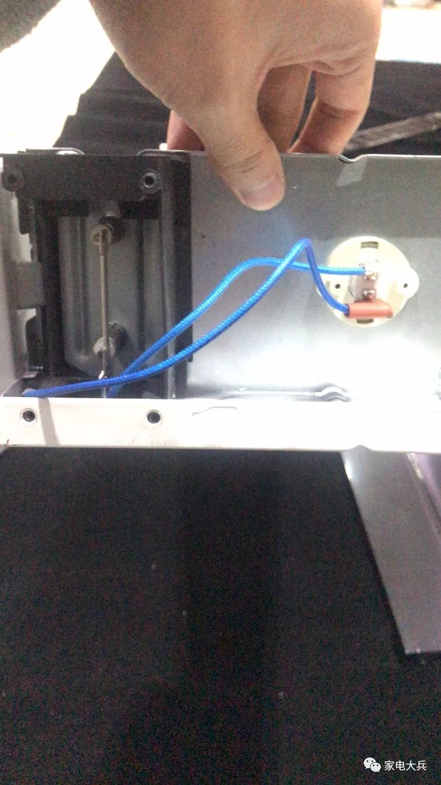 油汀跟踢脚线取暖器用电实测,小太阳取暖器实验