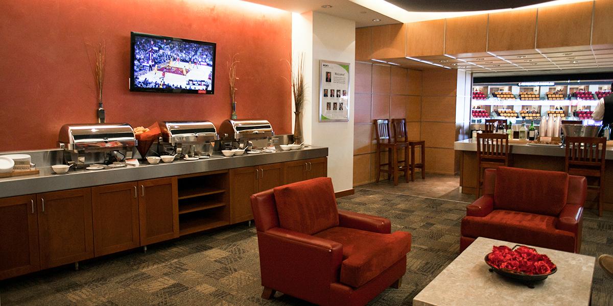 包年千万！女仆、密道全有！勇士新球馆包厢奢到极点