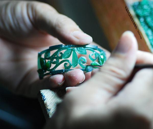 翡翠制作加工过程视频,翡翠原石加工成品全过程