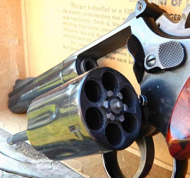 沙漠之鹰难道不是手枪吗,为什么沙漠之鹰是手枪之王