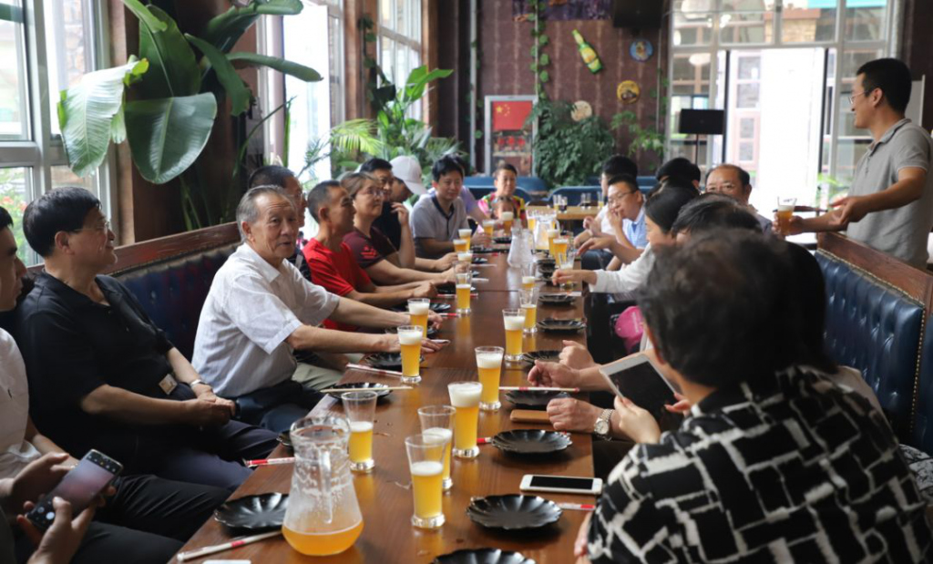 搭建人才交流与合作平台,搭建人才交流载体