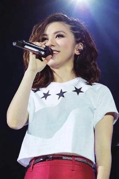 邓紫棋女神第二弹,邓紫棋女神和甜妹