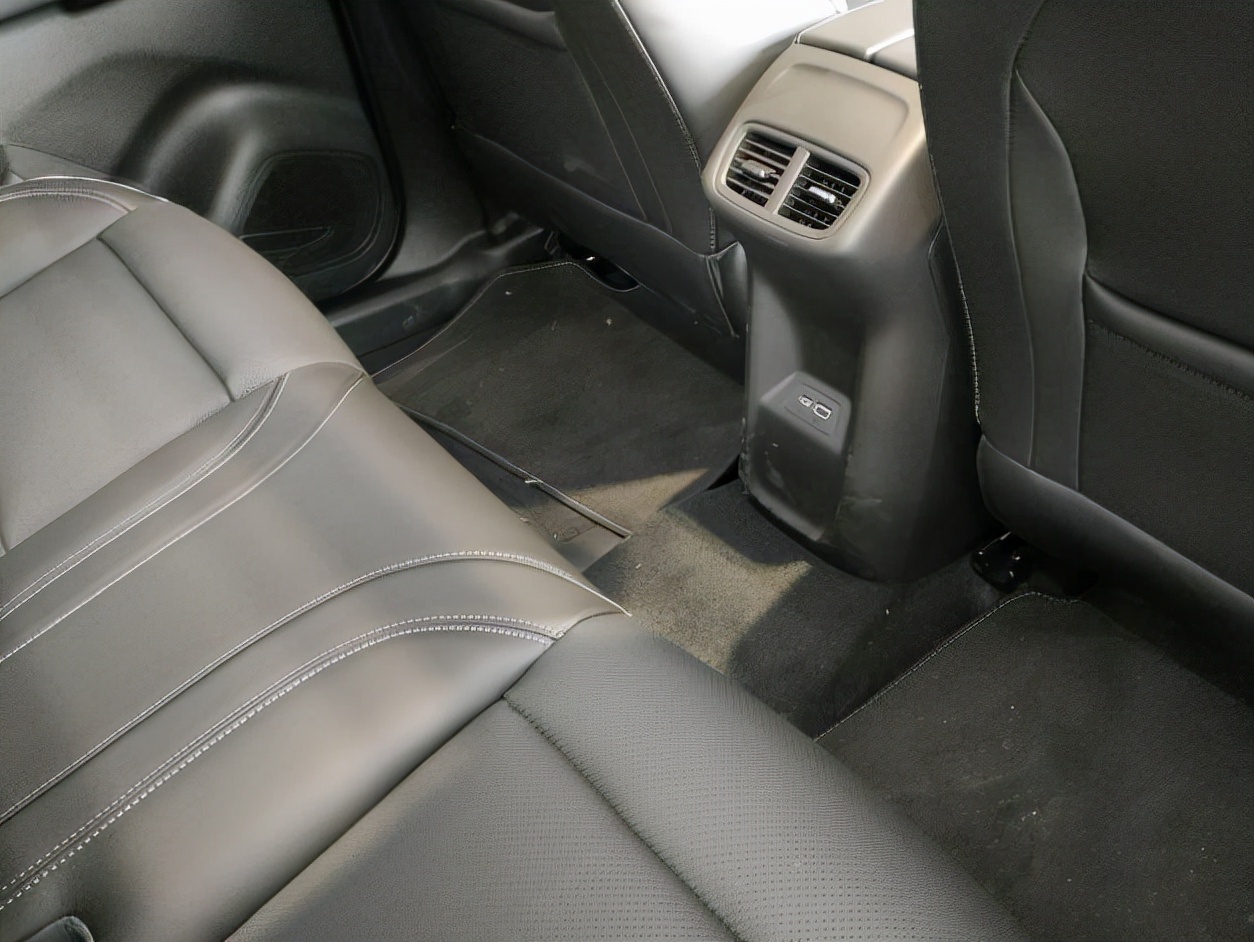 昂科威plus空间怎么样,昂科威plus空间有途观大吗