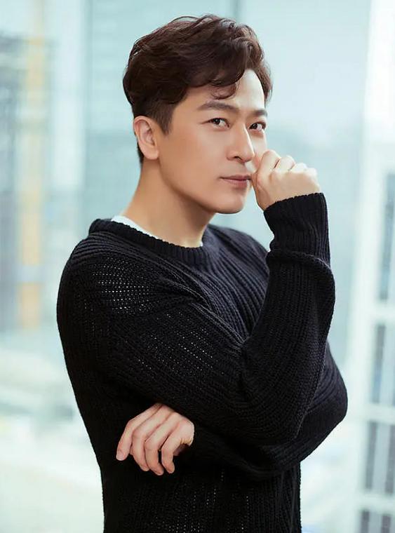 明星撞脸不可怕性别不同就尴尬,意想不到的明星撞脸