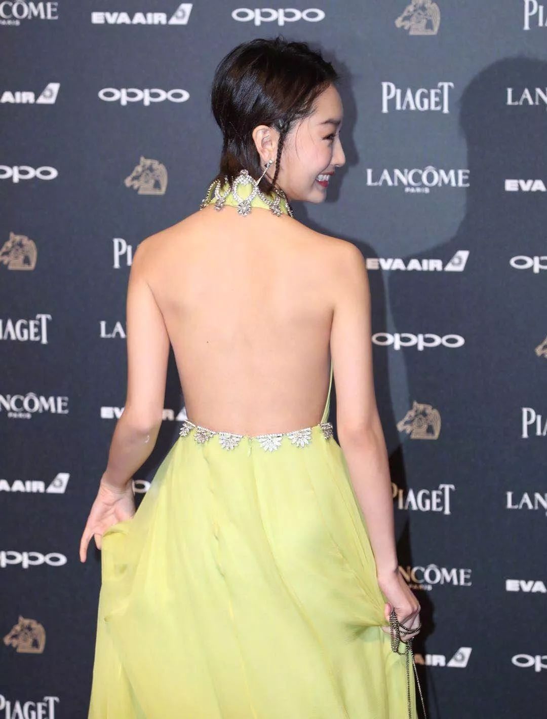 倪妮变美秘诀,倪妮美背杀教程