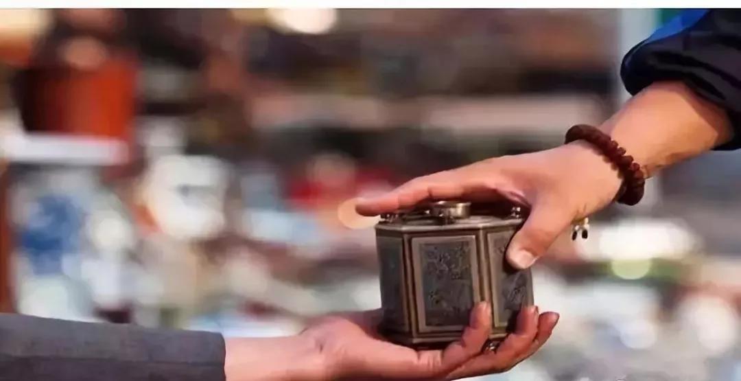 古玩市场实战小技巧,古玩市场的十大猫腻