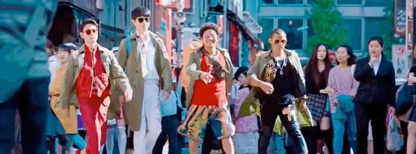 我发现,“胸罩”暴露了“Q的秘密”啊,陈思诚可真会藏