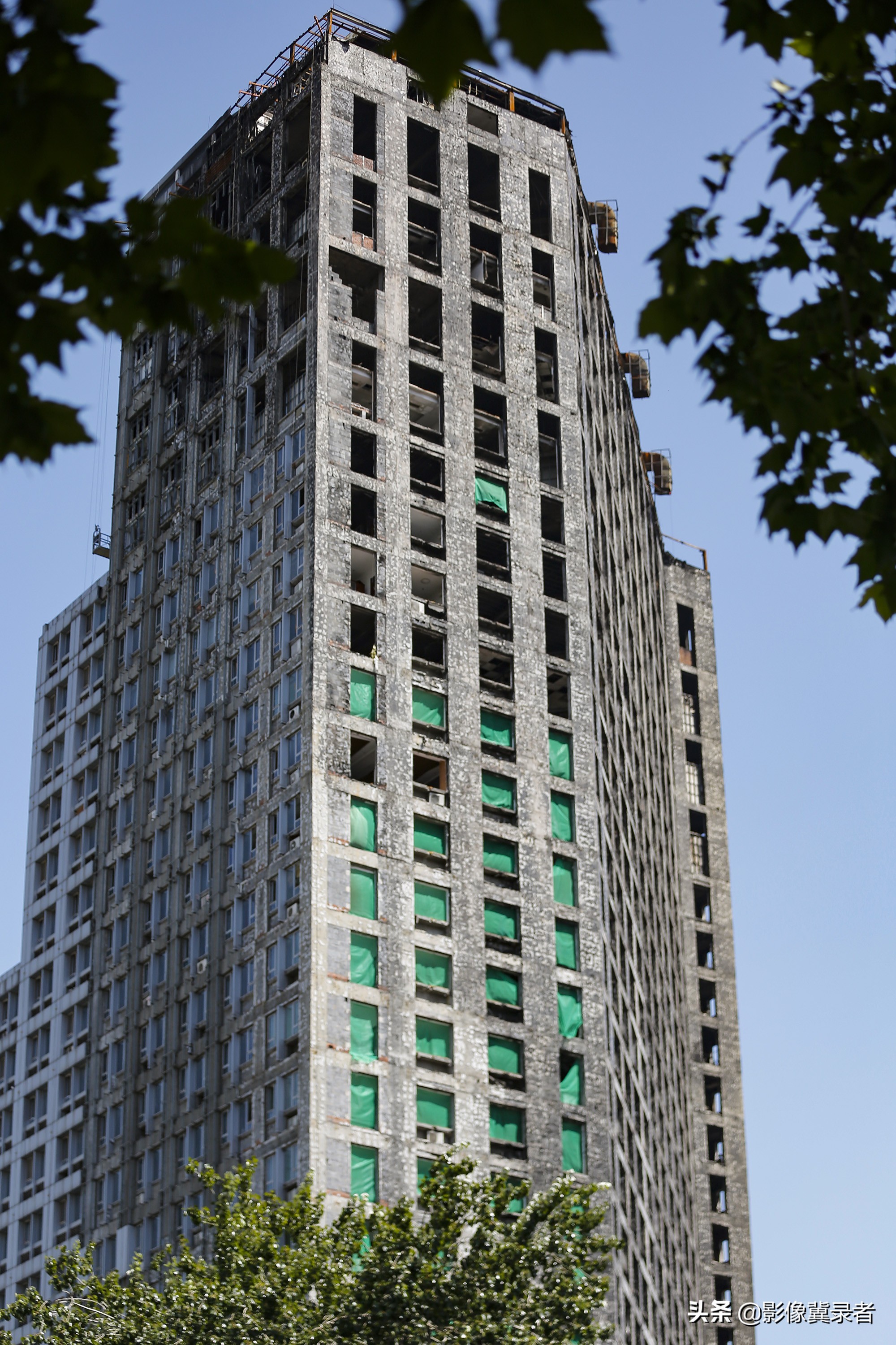 石家庄一栋楼突发火灾全过程,石家庄高楼失火最新消息