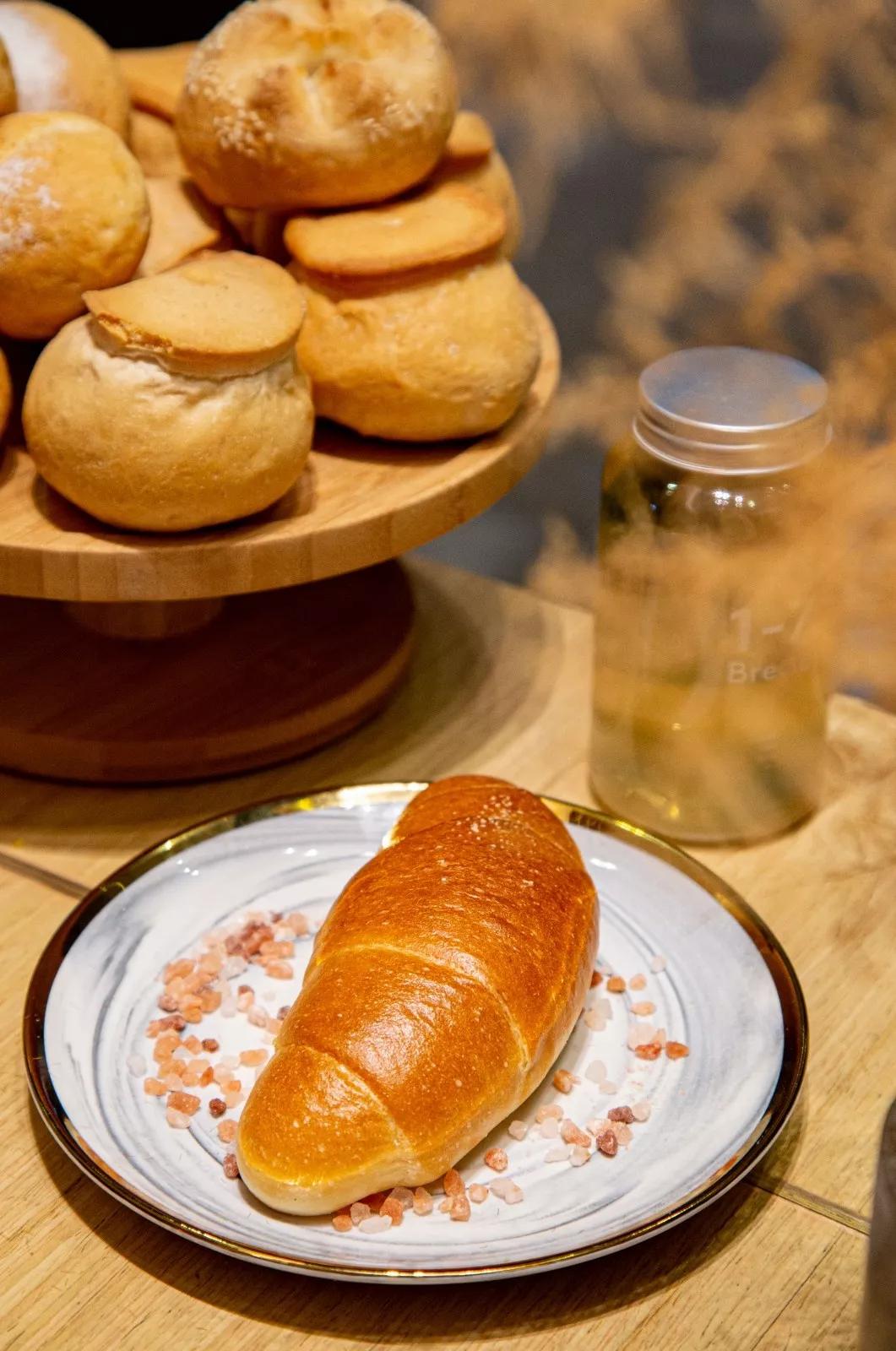 日本来的面包，“落户”深圳，里面竟然还“藏钱”