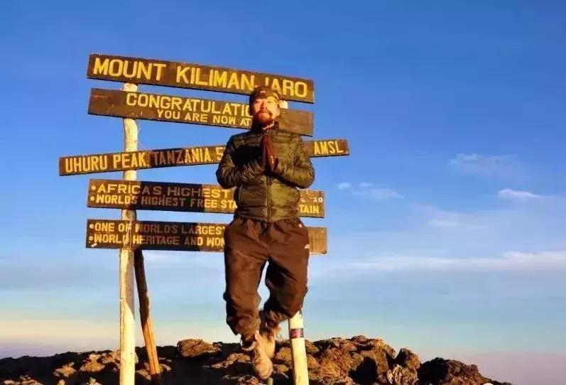 他7年骑行44个国家多次死里逃生,他7年环游中国18万公里绕赤道4圈