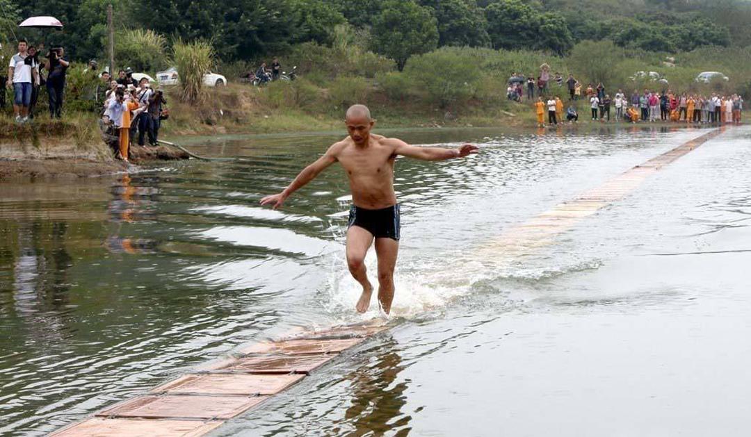 轻功水上漂现实吗,轻功水上漂真的存在吗