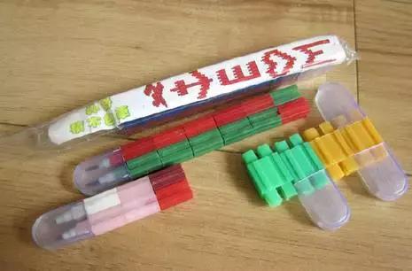 他用一只彩笔毁掉了所有人的童年，却也承包了所有人的笑点