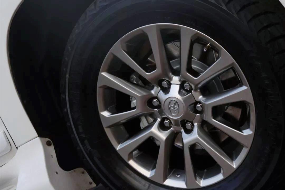 怪兽修车:翻新“残损不堪”的二手霸道LC150,满血复活变新车