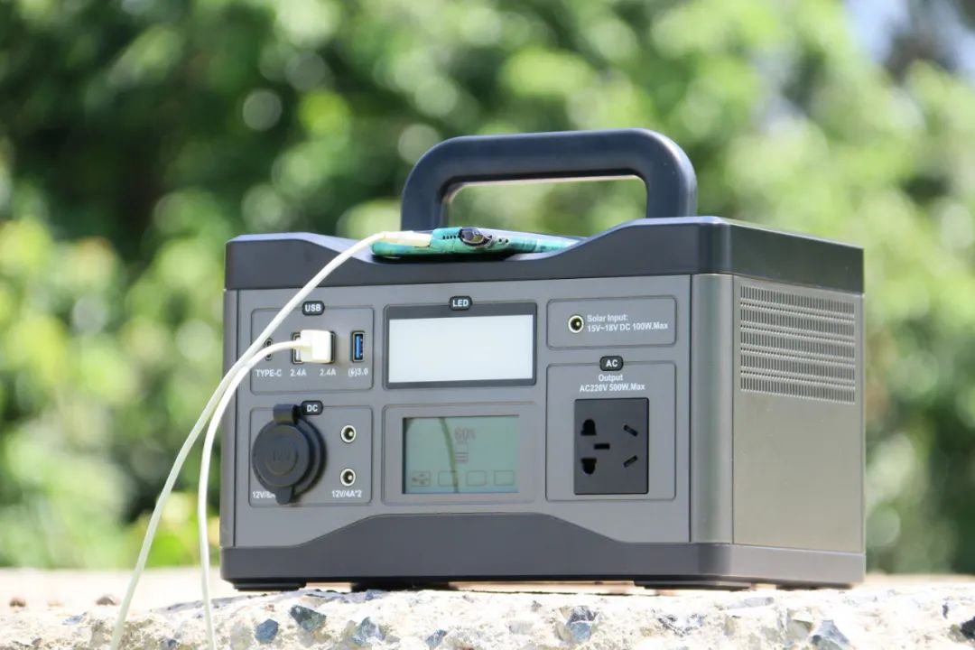 有看它,轻松搞定多种电子设备「户外超长时间」续航