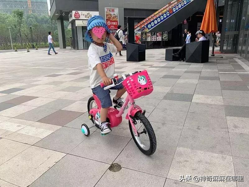 乔治小王子喜欢芭蕾舞,乔治小王子羞涩高冷