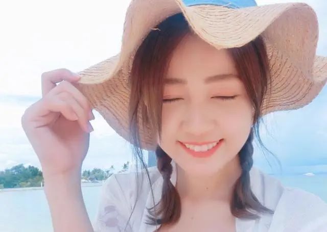 黑涩会美眉小薰人品,黑涩会美眉小薰像谁