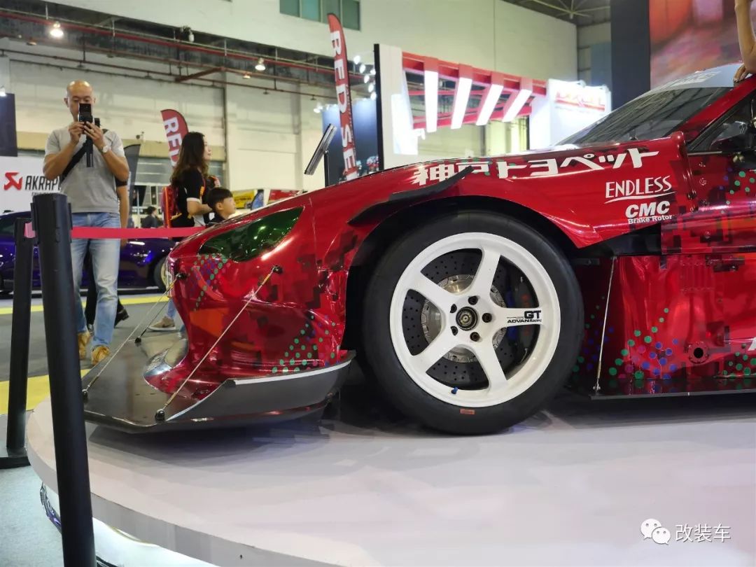 改装车聚会,改装车齐聚车展
