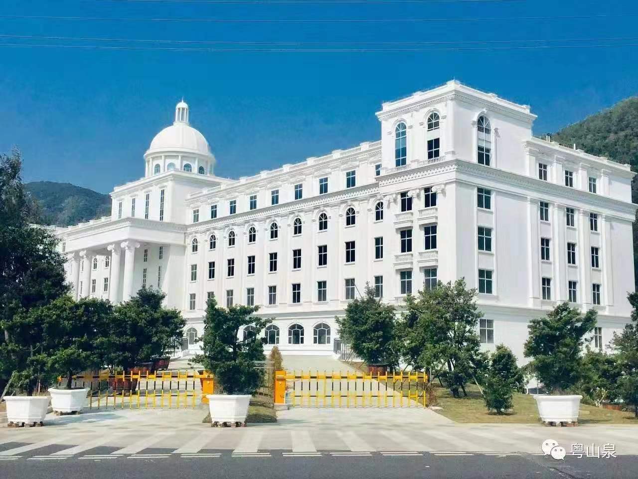 红旗赞矿泉水，启航新时代民族健康生活新篇章