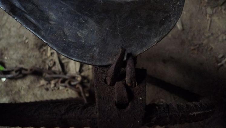 户外踏青驴友必看，伤人的野猪夹子预防识别及自我解救的三个方法