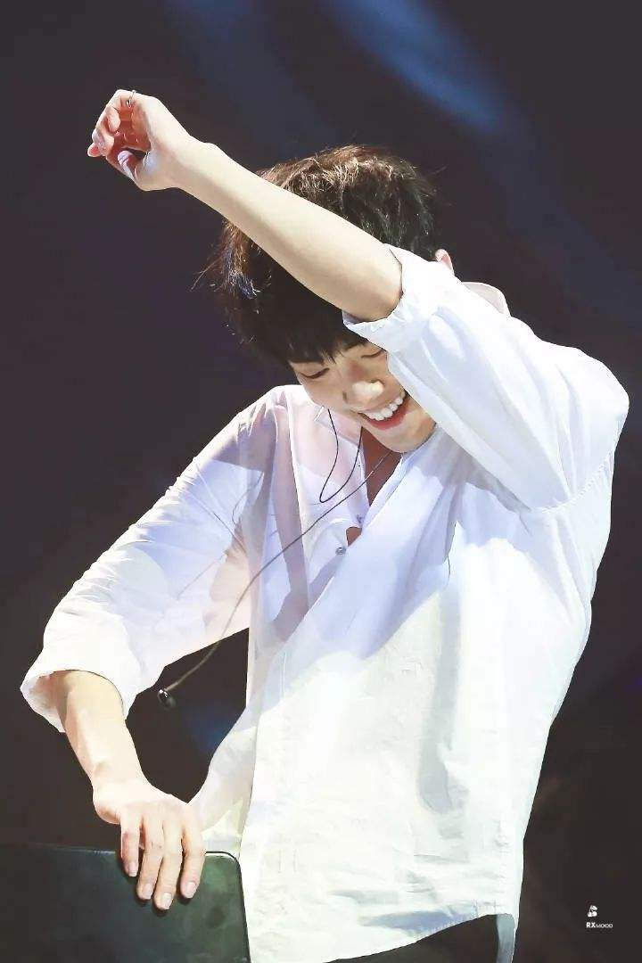 肖战的腰围多少,肖战的腰围多少合适