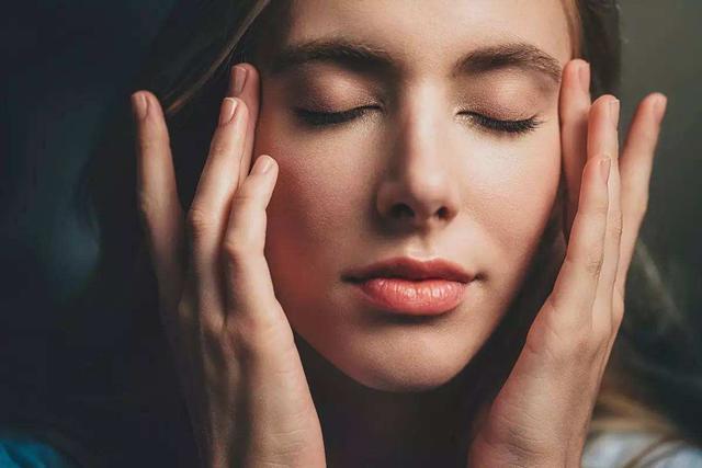 护肤品并非越贵越好老牌国货,好用不输大牌的国货护肤品排行榜